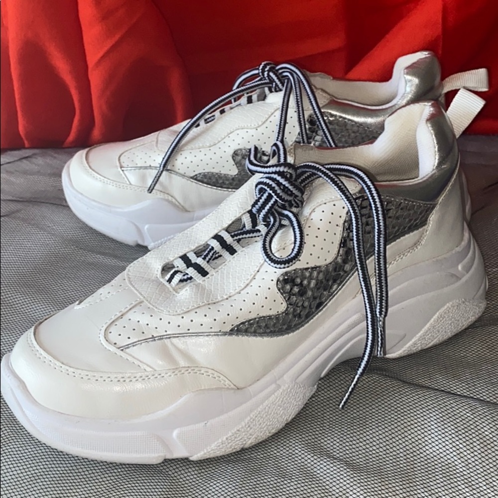 White & SnakeSkin Print Sneakers